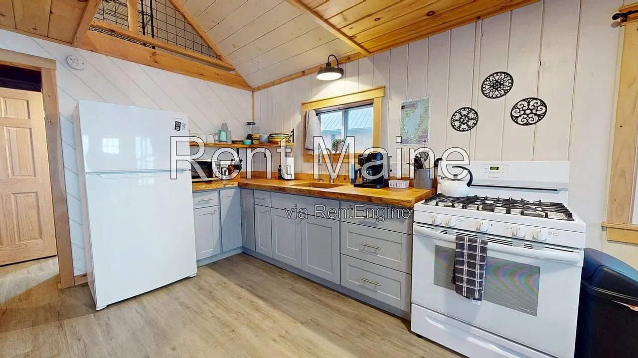 2 bed, 1.0 bath, $2,000 — Photo 1