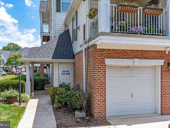 2nd image of 25300 Lake Mist Sq Unit 200