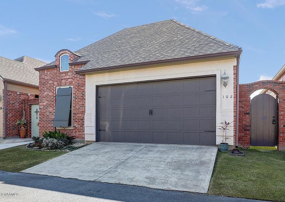 1st image of 102 Serenity Sound Dr