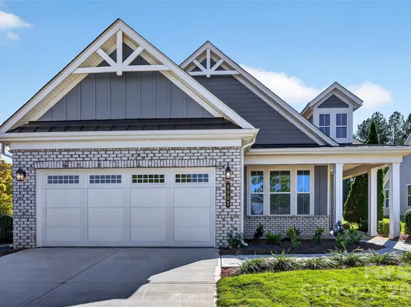 8905 Silver Springs Ct, Charlotte, NC 28215