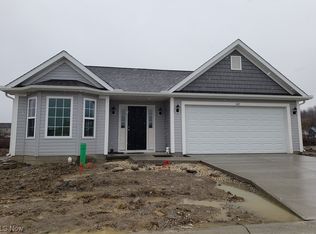 142 Stonecrest Trl, Elyria, OH
