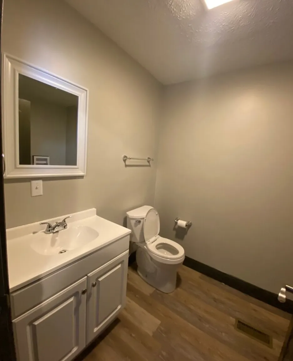 4 bed, 1.5 bath, 1700 sqft, $1,750 — Photo 3