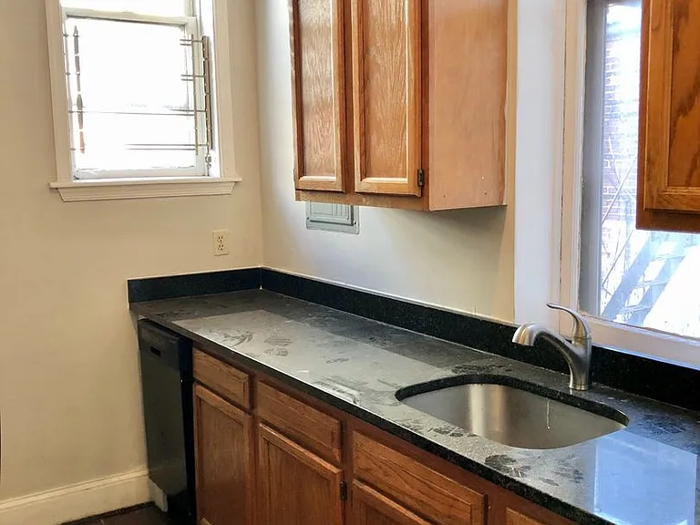 110 E Preston St — Photo 13