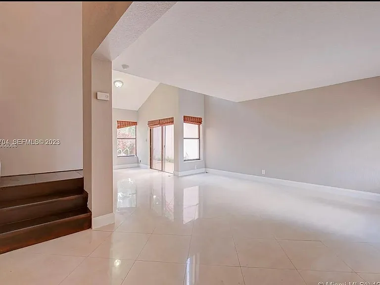 9953 SW 147th Ct — Photo 6