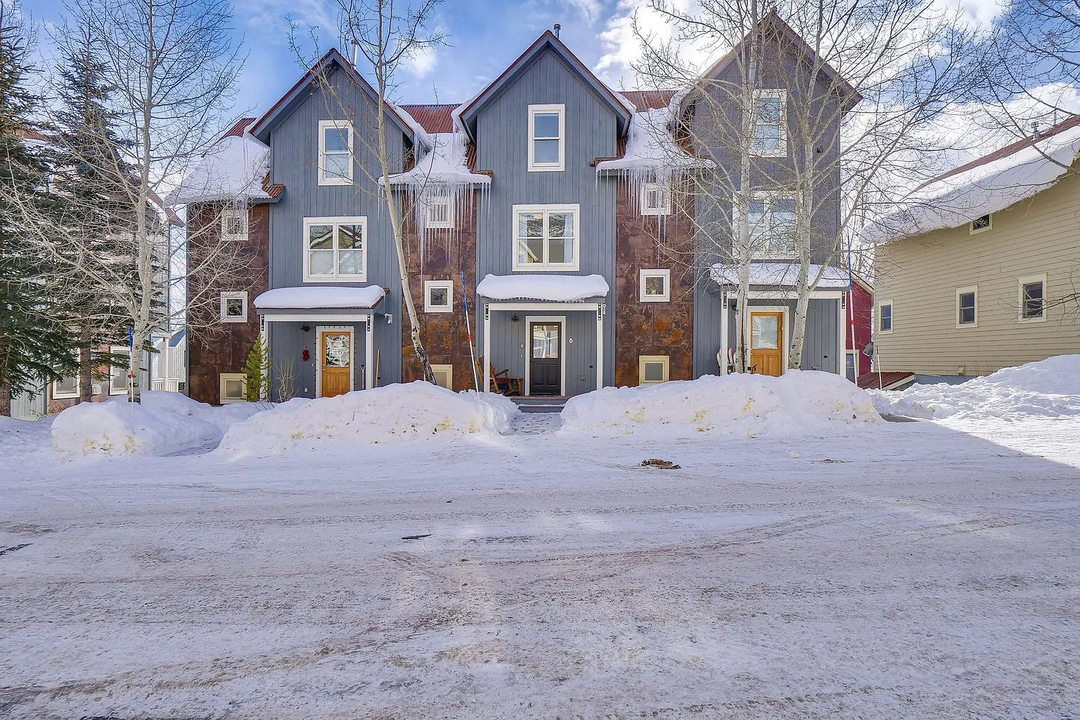 3 bed, 2.0 bath, 1291 sqft, $8,178 — Photo 3