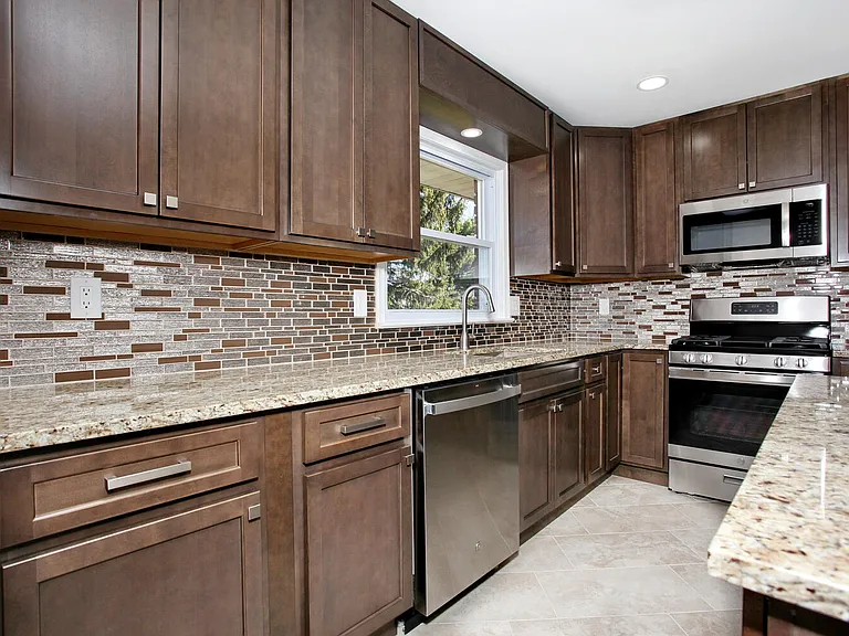 611 Kingsland Ave — Photo 25