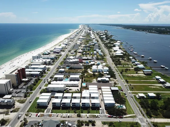 115 W 10th St, Gulf Shores, AL 36542