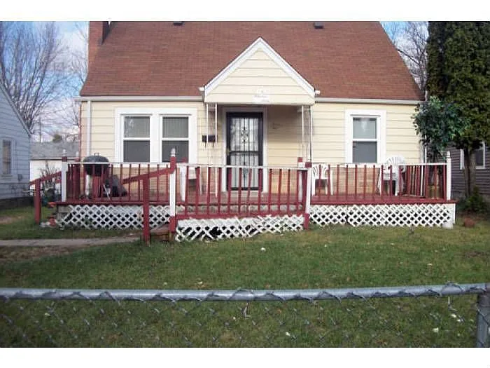 1160 E Woodrow Ave photo 1