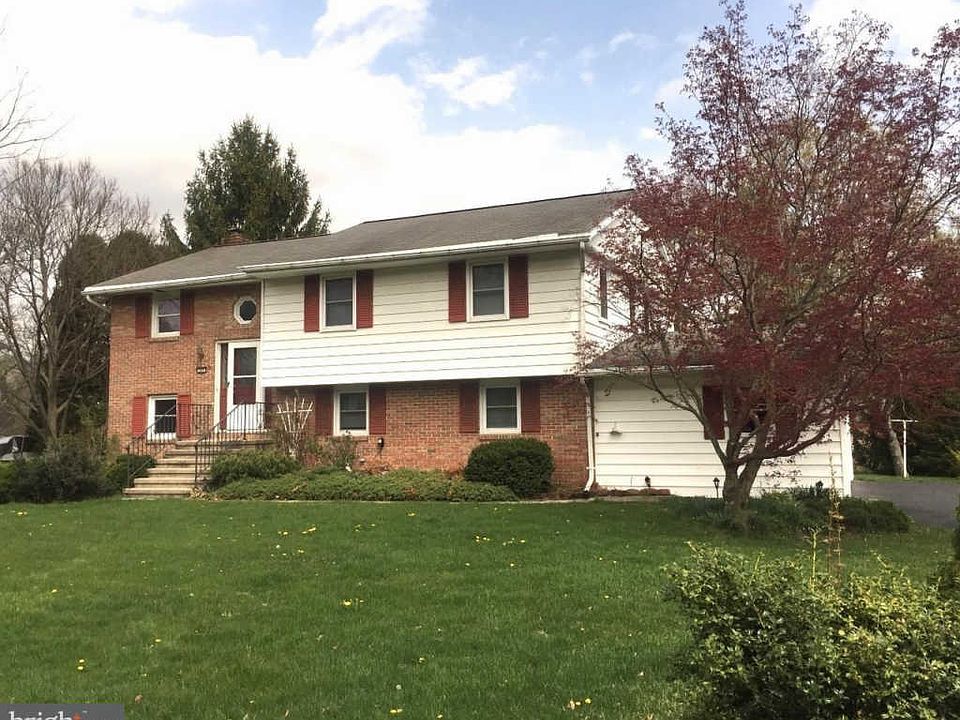 1st image of 385 Marshall Dr