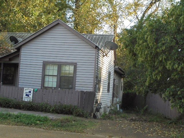 2nd image of 15 Claiborne St