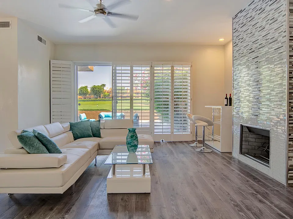 8 Pebble Beach Dr