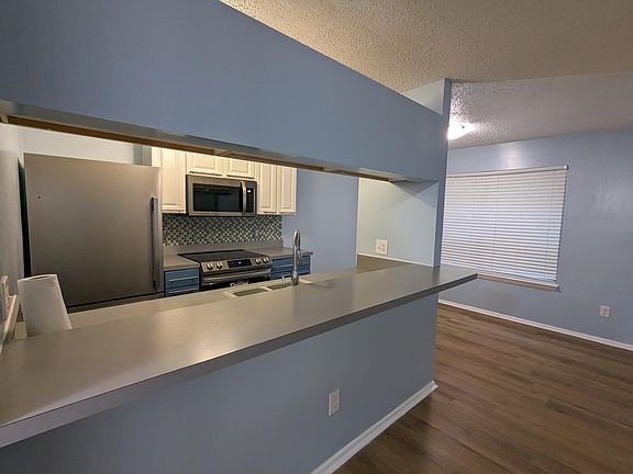 4th image of 4120 Thalia Station Cir