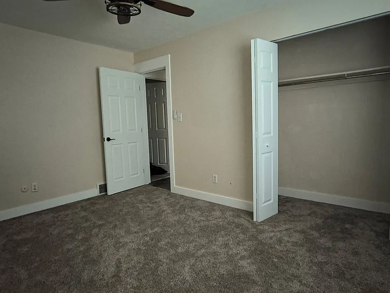 2091 & 2095 Berger Ave #2091 — Photo 4