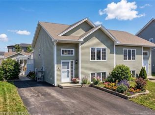 111 Holland Dr, Moncton, NB E1G0X5