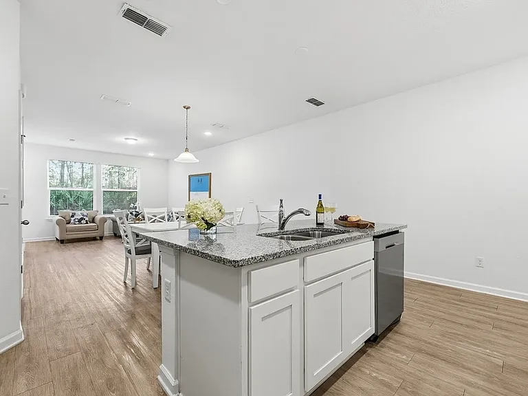 38 Park Ridge Rd — Photo 4