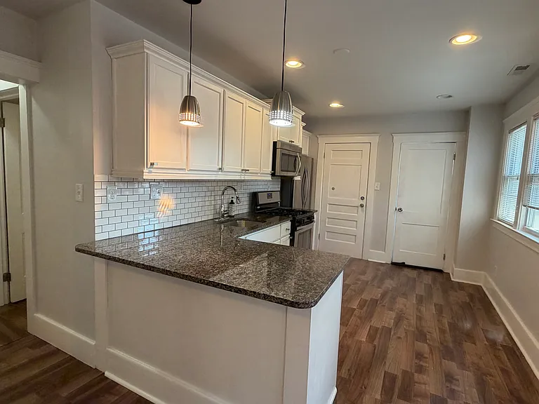 2748 Florian St — Photo 9