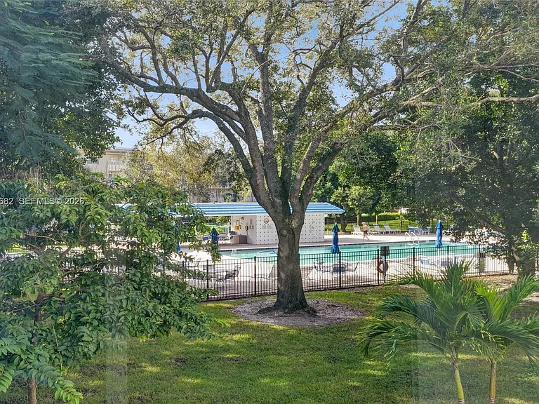 3001 Portofino Isle #K2 — Photo 21