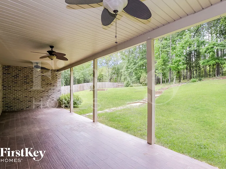 1022 Yorkshire Dr — Photo 14