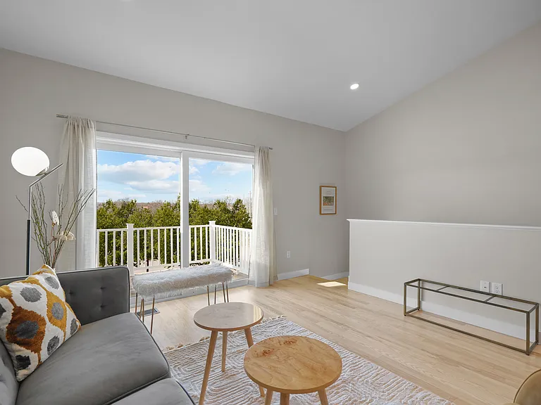 Hillsgrove at City Centre — Photo 12