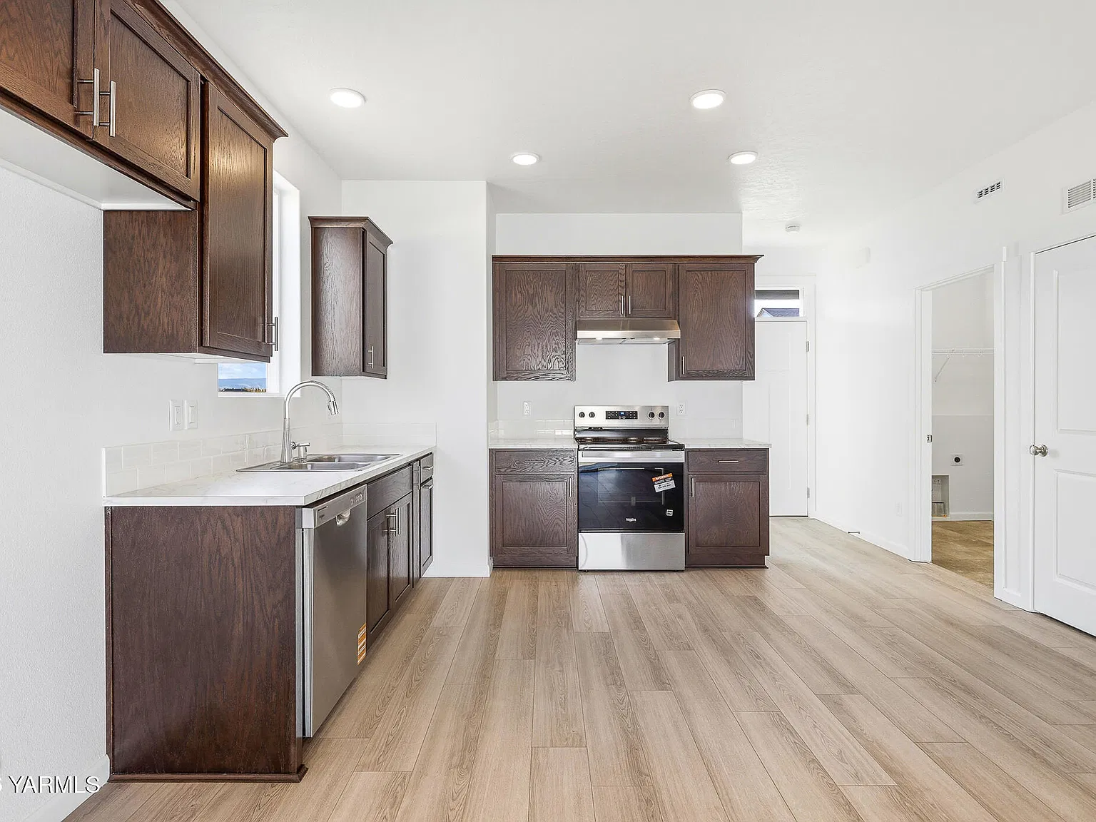 501 Amberly Ave - 1 — Photo 3