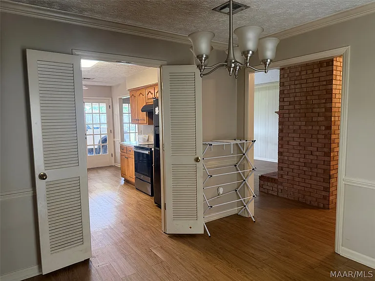 803 Summer Ln — Photo 8