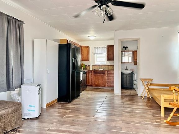 5th image of 705 A Ave #1/2