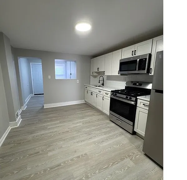 599 N Streeper St — Photo 1