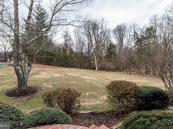 4th image of 10308 Brandenburg Ct