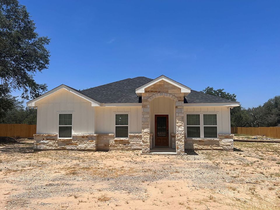 134 County Road 6813, Natalia, TX 78059 | Zillow