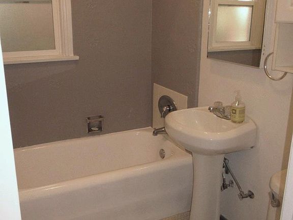 5th image of 1101 Mound Ave APT 1