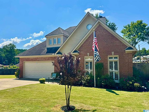 3rd image of 100 Oak Meadow Ln