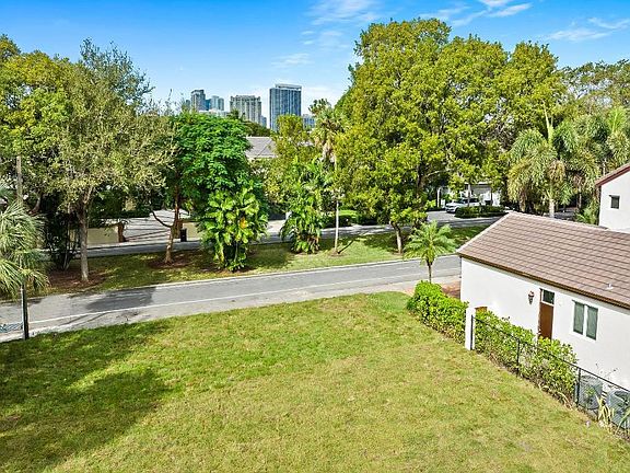 4th image of 1436 Ponce De Leon Drive