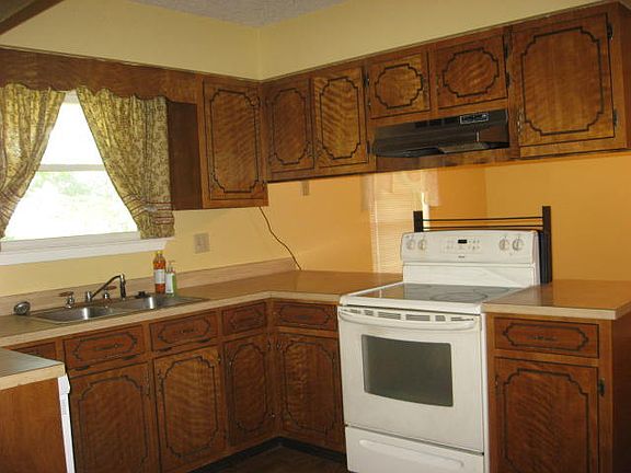 4th image of 320 Cottonwood Ln