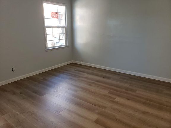 5th image of 11825 Hart St