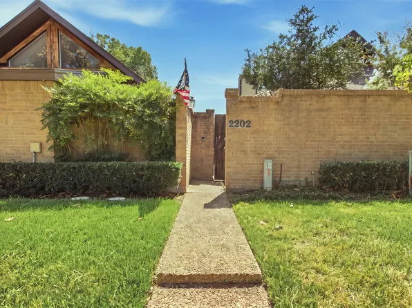 2202 Green Gate Dr, Arlington, TX 76012