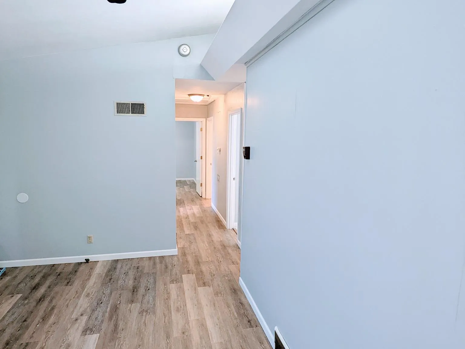 990 Florland Drive — Photo 2
