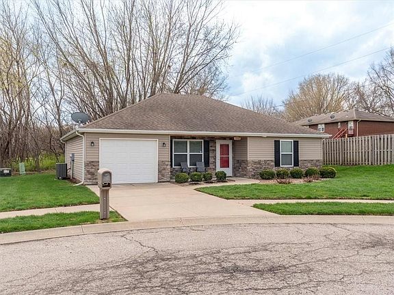 2nd image of 1902 Firefly Ct