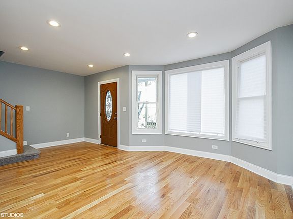 2nd image of 8210 S East End Ave