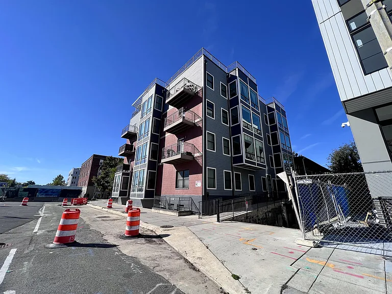 340 Adams St NE #302 — Photo 43