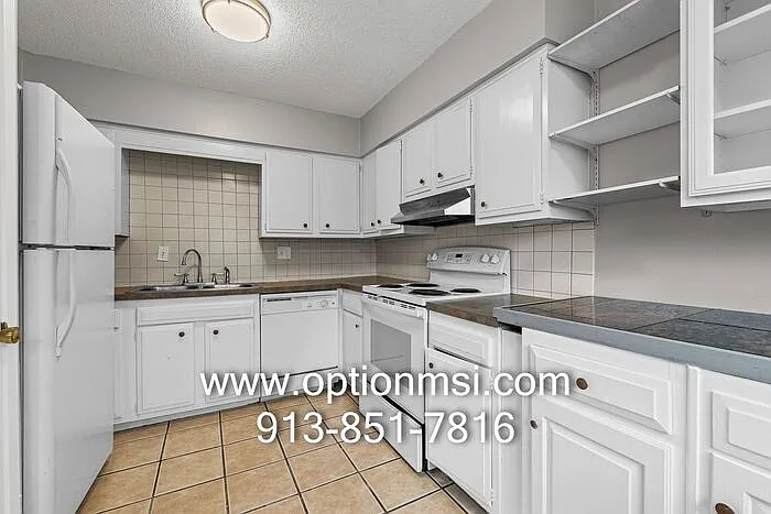 2 bed, 1.5 bath, 1200 sqft, $1,295 — Photo 4