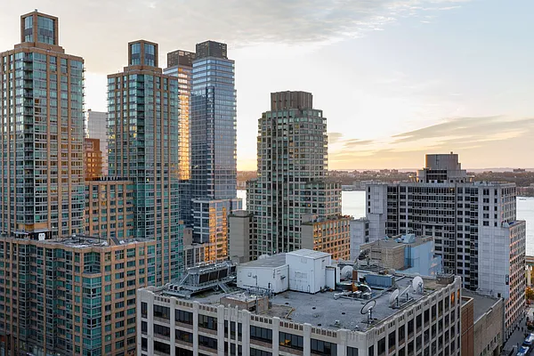 Sold by Compass | media 3