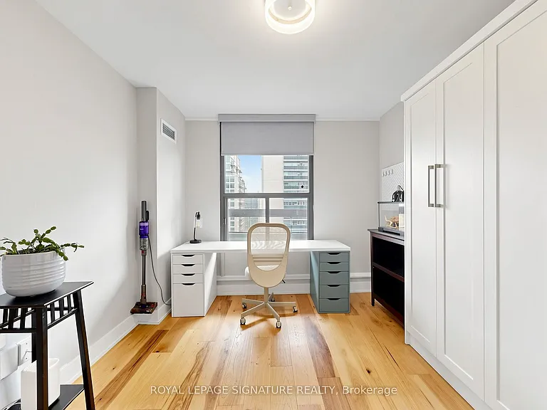 100 Quebec Ave #1505 — Photo 20