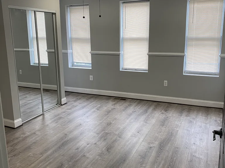 210 N Mount St #BB — Photo 12