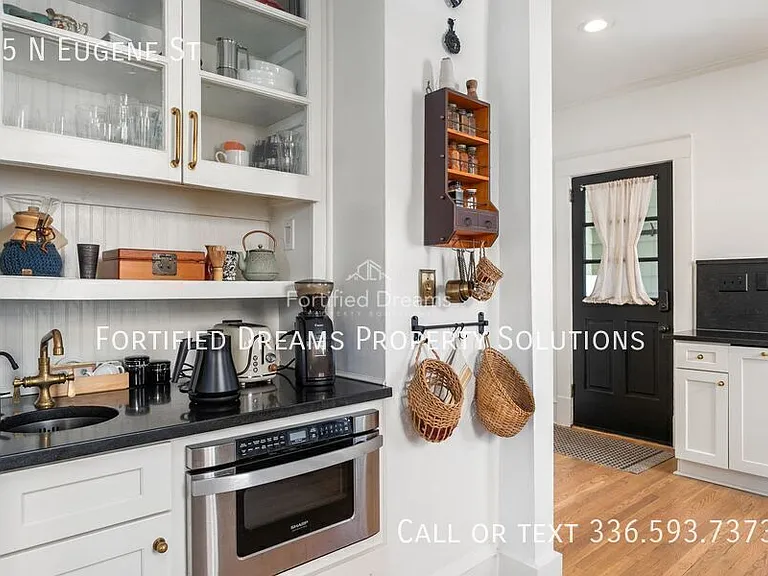915 N Eugene St — Photo 18