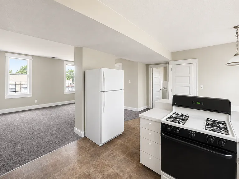 315 W McMillan St — Photo 11