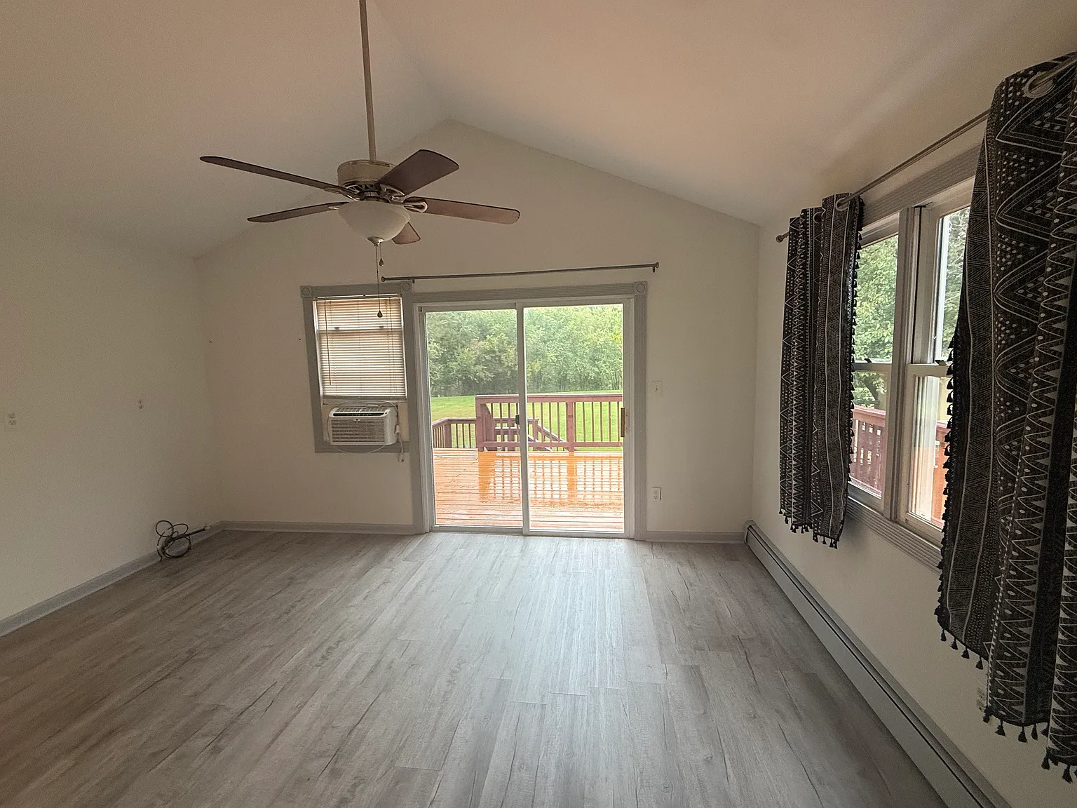 3 bed, 2.5 bath, 1450 sqft, $1,800 — Photo 4