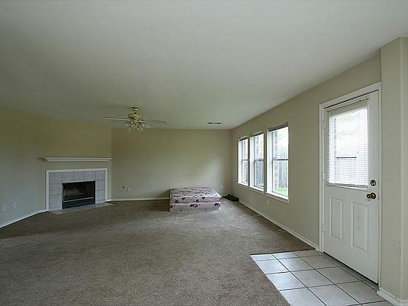 4th image of 16306 Leedswell Ln