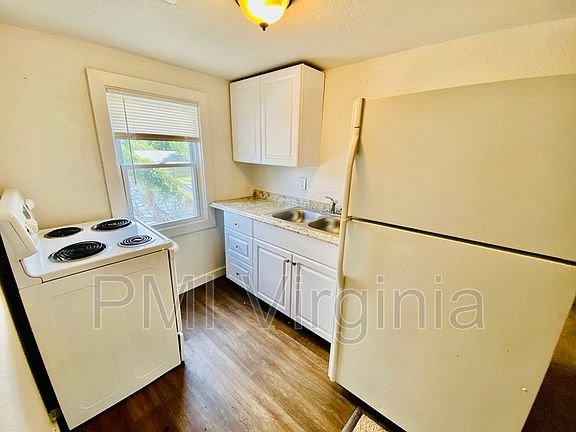 2nd image of 4569 Hampshire Ave #2