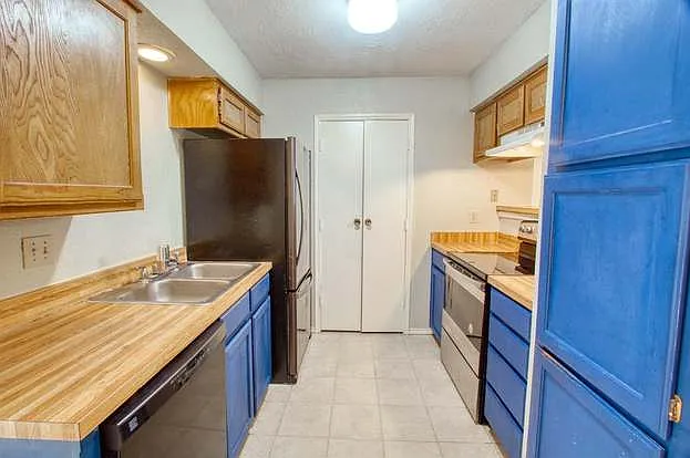 2402 Summer Place Dr — Photo 30