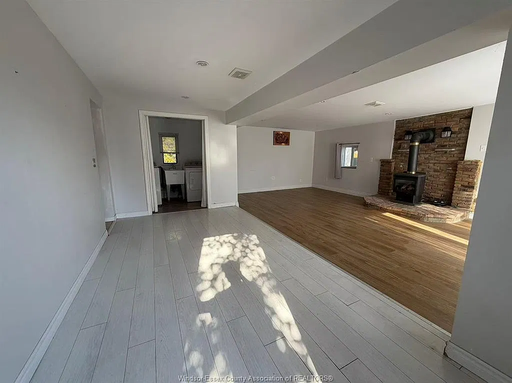 3 bed, $2,300 — Photo 2